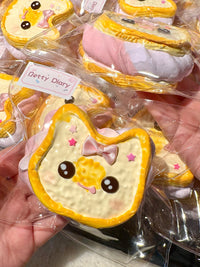 Tongue-Out Kitty Double Cookie Pastry Medium Resistance Texture